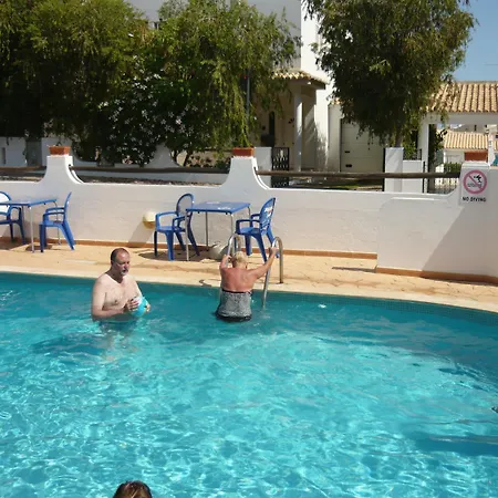 Otel Agua Marinha Rosa-